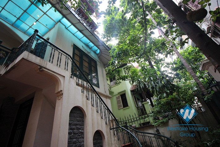 Gorgeous house in Tay Ho district for rent 